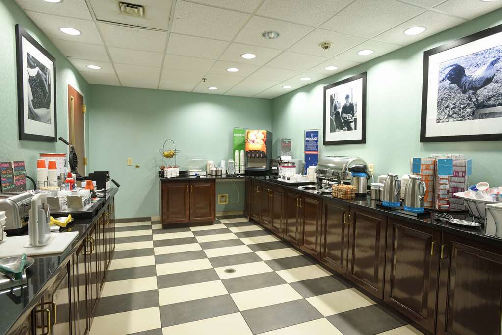 威廉姆斯顿希尔顿恒庭酒店 威廉斯顿 餐厅 照片
